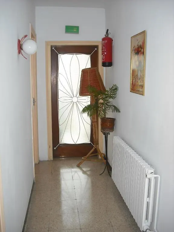 Hostal Cassa Cassá de la Selva 2*,